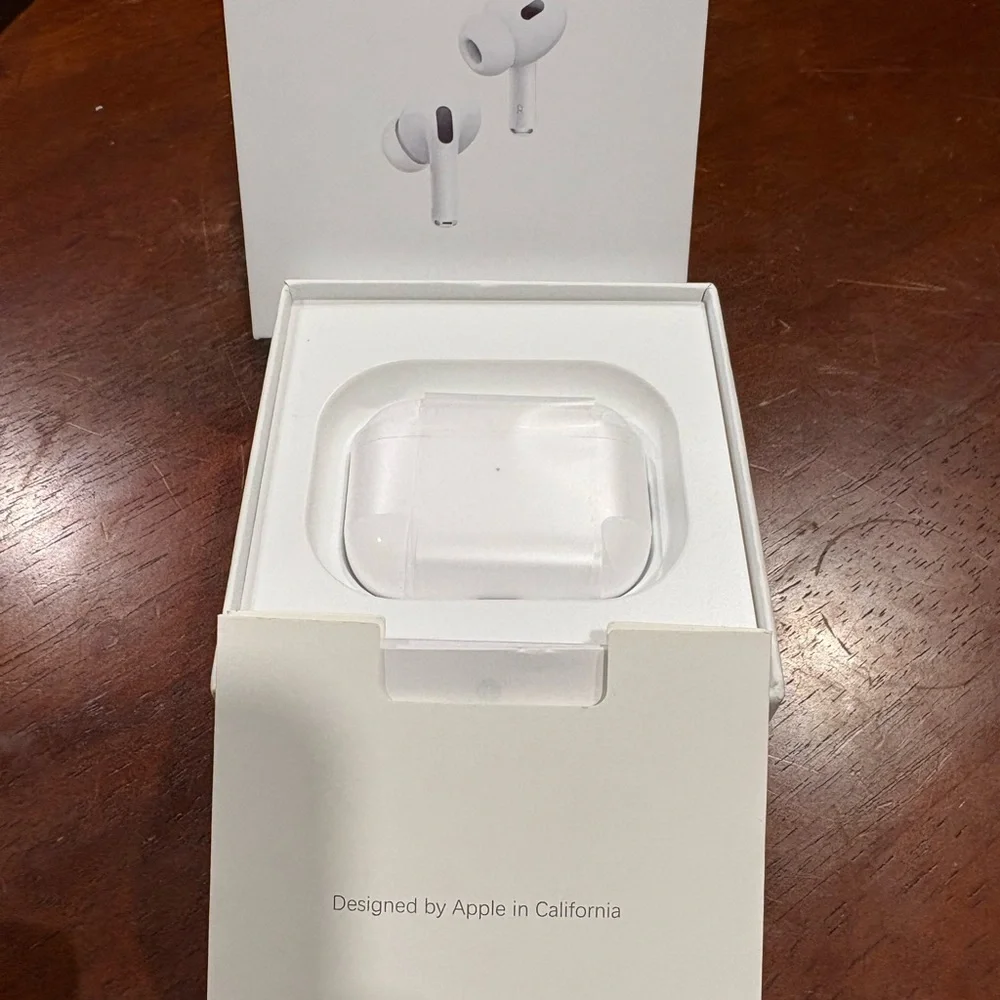 Apple AirPods Pro with MagSafe Charging Case